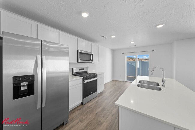 Photo - Beautiful 3 Bed Townhome with Amazing Amenities! 6 Month Lease