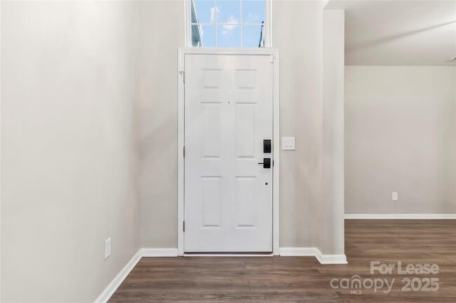 Photo - 530 Stonehenge Dr