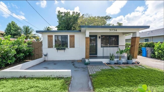 Building Photo - 5754 SW 20th St