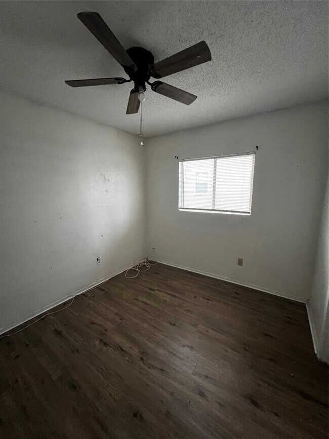 5507 Fence Row