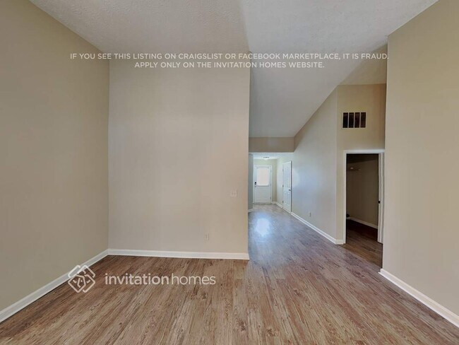 Photo - 1639 Crestfield Ln NW