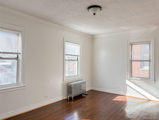 Photo - 2863 Coddington Ave