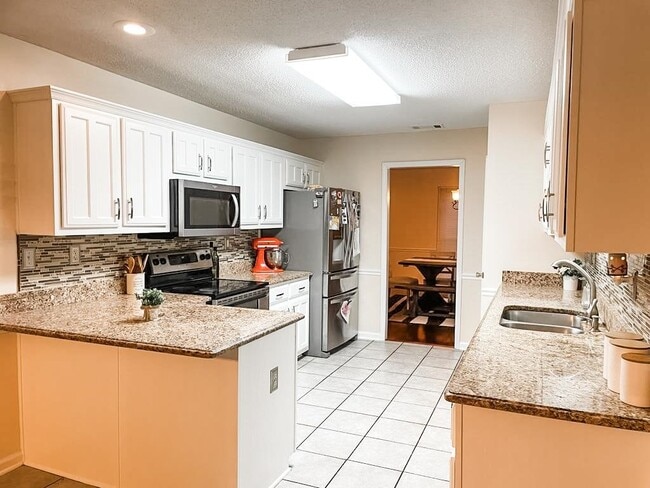 Photo - 610 Grand Steeple Cove