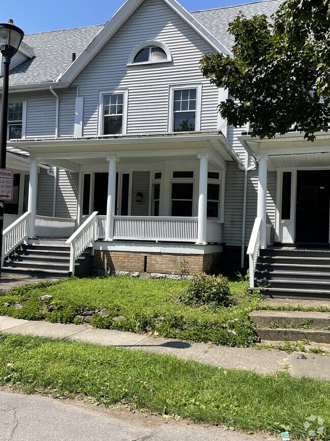 Building Photo - 5 Rowley St Unit 1 Rental