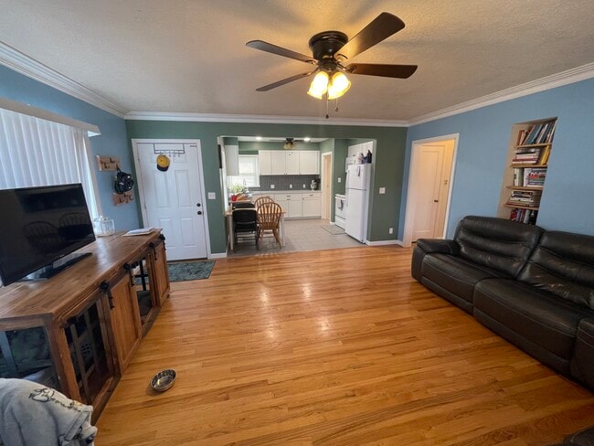 Photo - 435 N 13th Ave