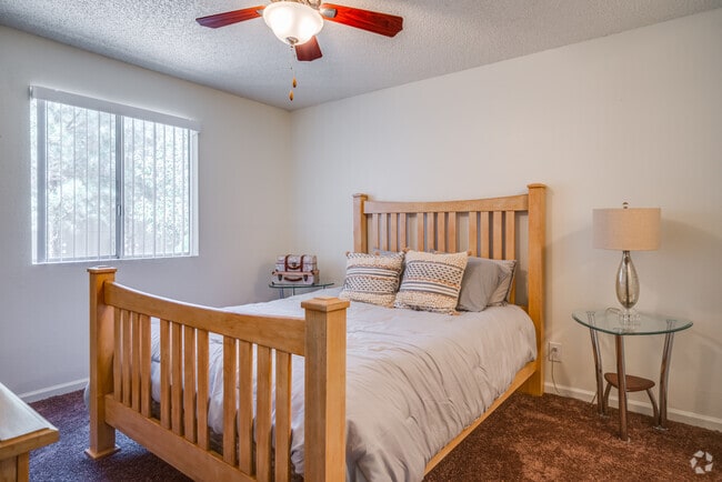 2 BR, 2 BA - 856 SF
