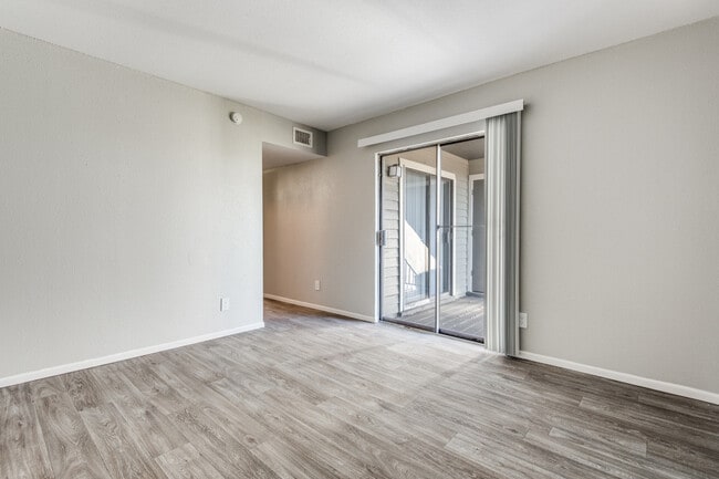 Photo - The Summit Apartments