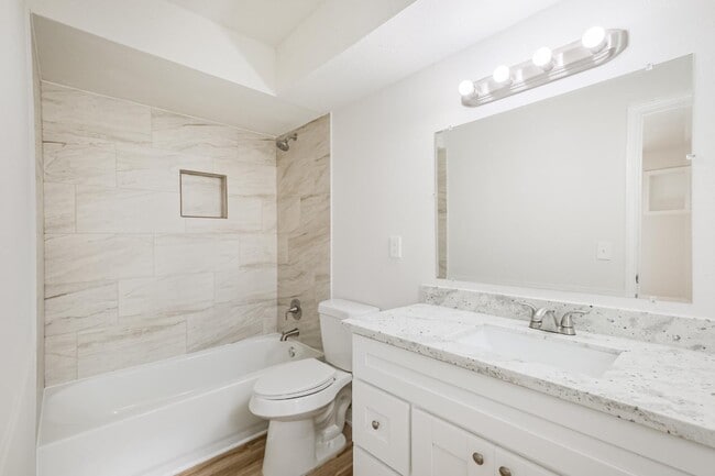 Photo - 802 Wright St