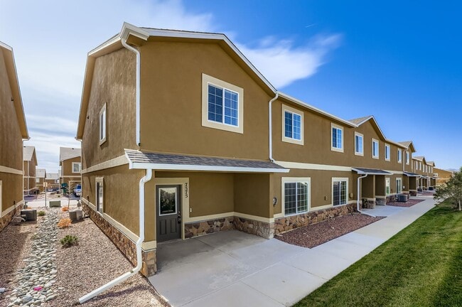 Building Photo - 7575 Forest Meadows Ave