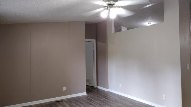 Photo - 814 Mercedes Benz Ct