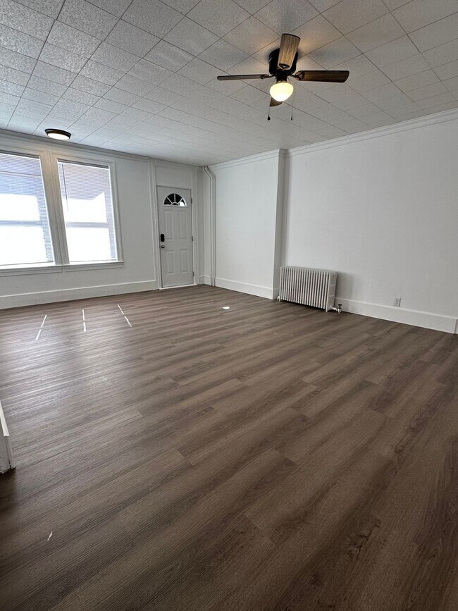 Photo - 565 W Market St Unit Apt 1