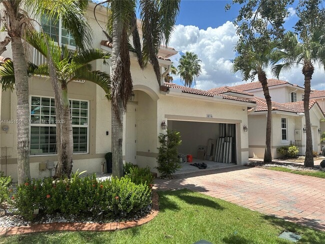Building Photo - 18716 SW 27th Ct Rental
