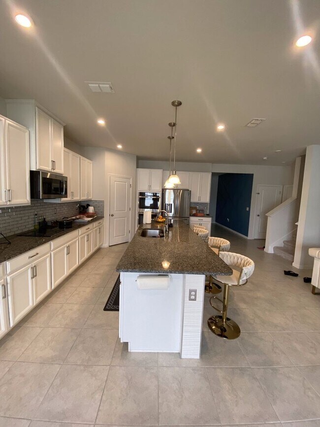 Photo - 100 Lavenna Ave