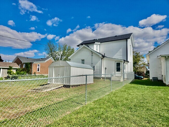 Photo - 621 N Carver St