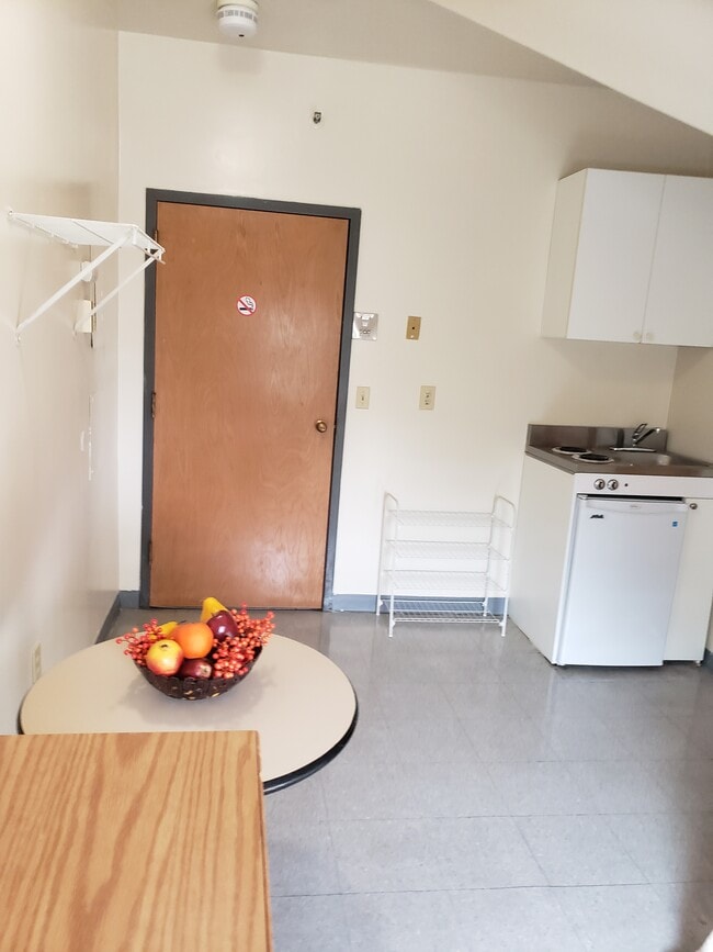 Adams Street Apartments - No Fee, Short Term