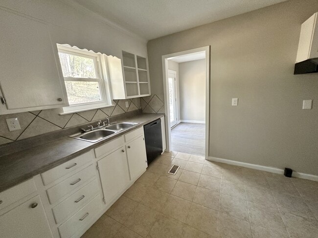 Photo - 1736 6th St NW