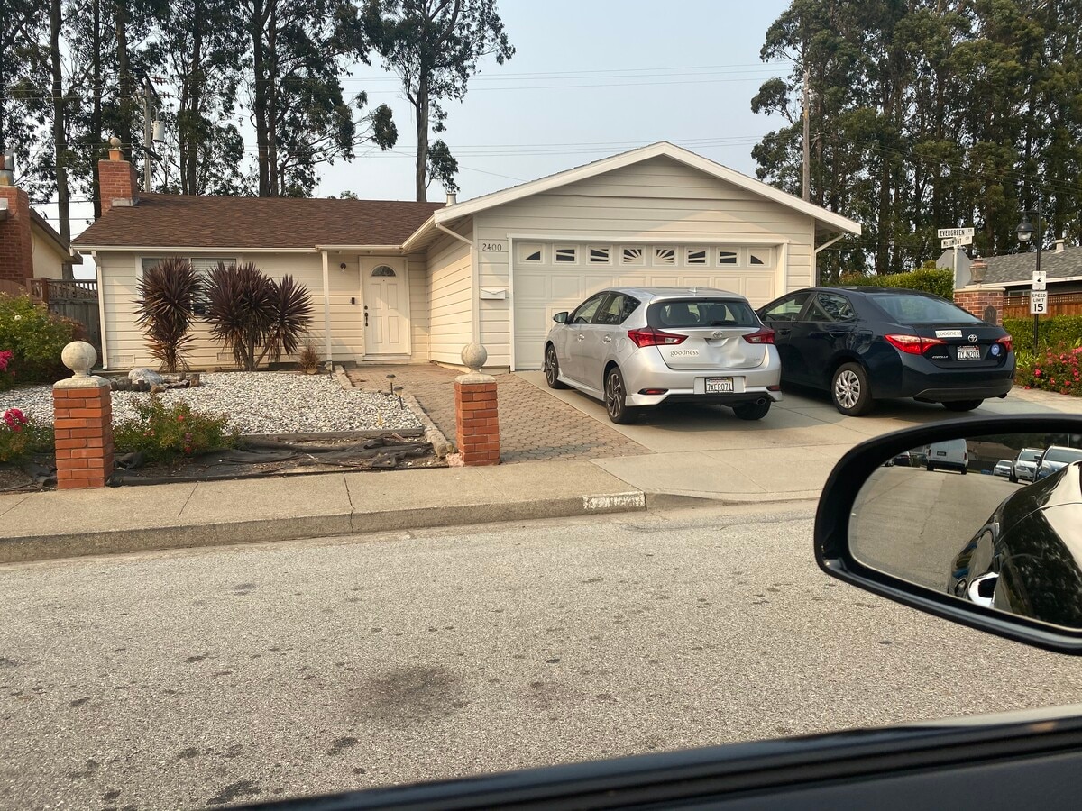 Photo - 2400 Evergreen Dr