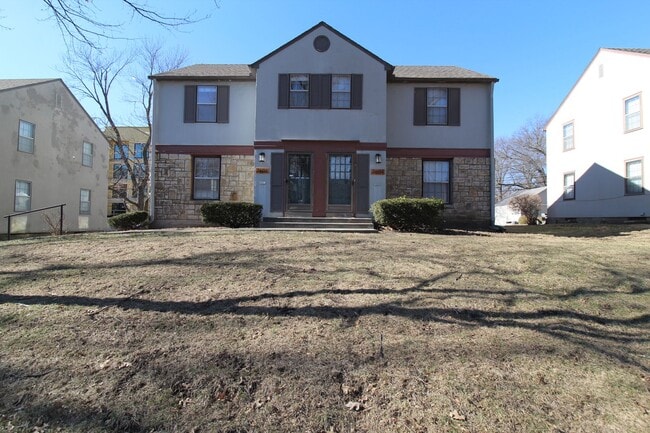 Building Photo - February FREE On This 2 Bedroom 2 Bath Duplex In The Waldo Area