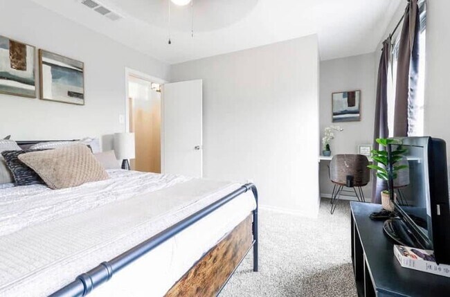 Photo - 200 Laurel Dr Unit A