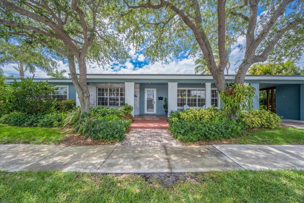Photo - 2201 N Lakeside Dr