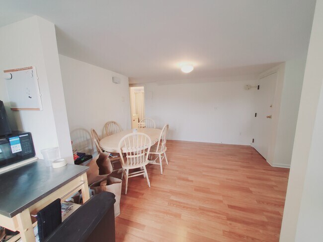 Photo - 22 Cove Rd Unit 5