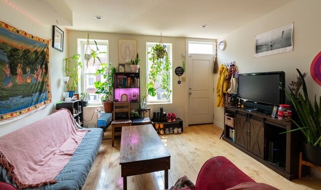 Photo - Two Bedroom Point Breeze Townhouse