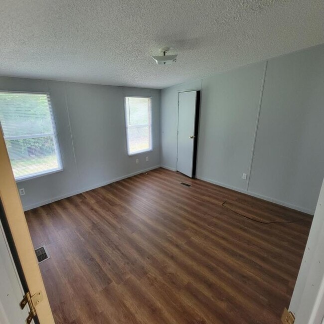 Photo - 1450 Broad St