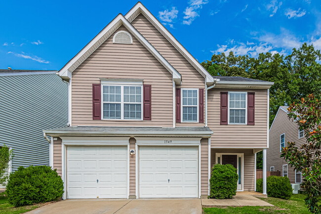 Building Photo - 1549 Pebble Ridge Dr