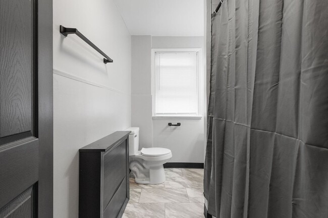 Photo - SCORE 50% OFF 1ST MONTH'S RENT IF SIGNED BY DEC 5! Stunning 5 bedroom home in Sheraden available ...