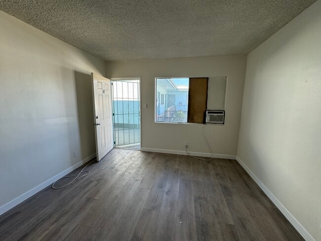 Emerald Apartments