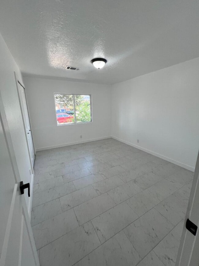 Photo - 11216 Baja Dr NE