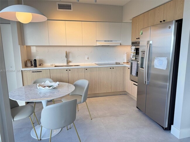 Photo - 4779 Collins Ave Unit 2506