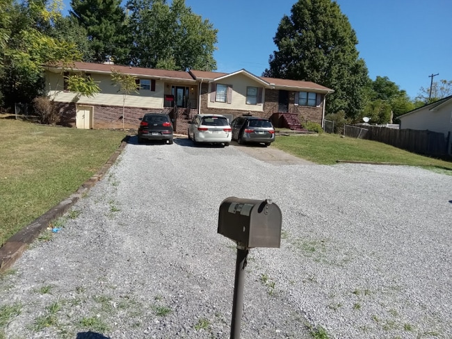 Photo - 409-411 Bonnie Brae Dr