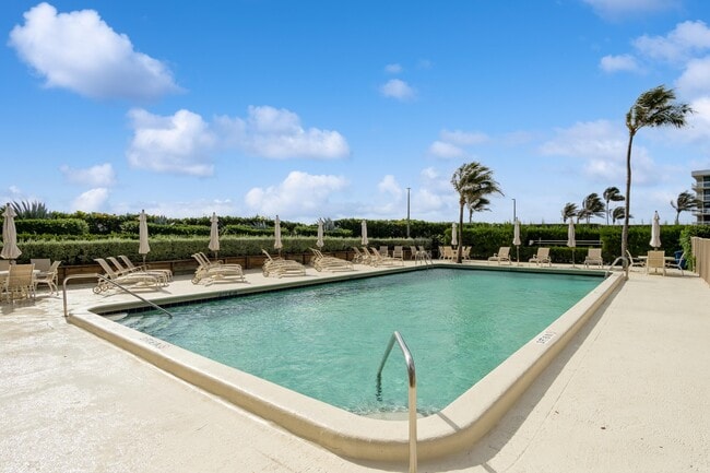 Photo - 3200 S Ocean Blvd Unidad B104