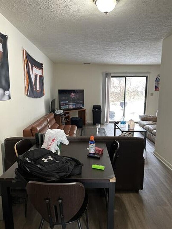 Photo - Spacious Townhome Near Campus