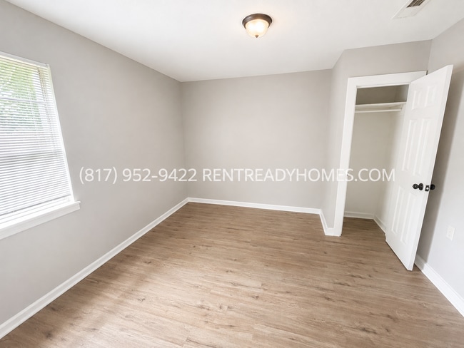 Photo - 1420 Rayfield Dr