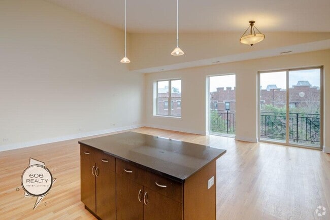 Building Photo - 2504 N Willetts Ct Unit 25-2c Rental