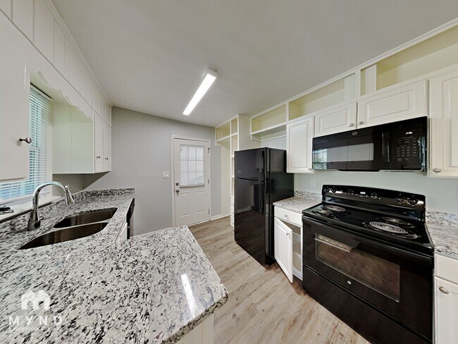 Photo - 355 Kemolay Rd SW