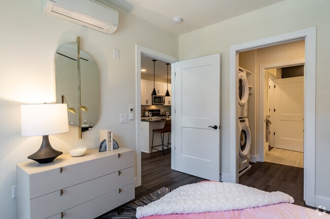 1BR, 1BA - 752SF