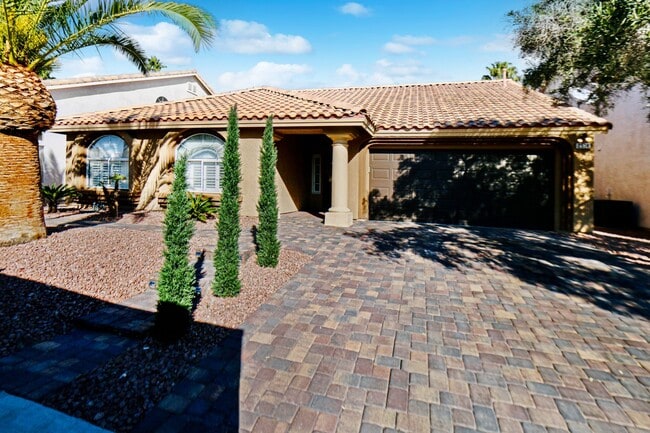 Photo - Designer Delight in Green Valley