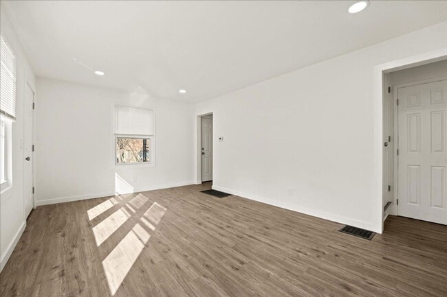 Photo - 3068 Worthington Ave