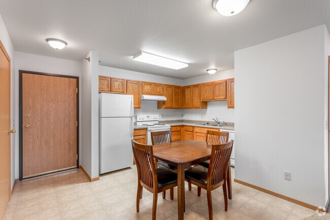 2BR, 2BA - 1,102SF