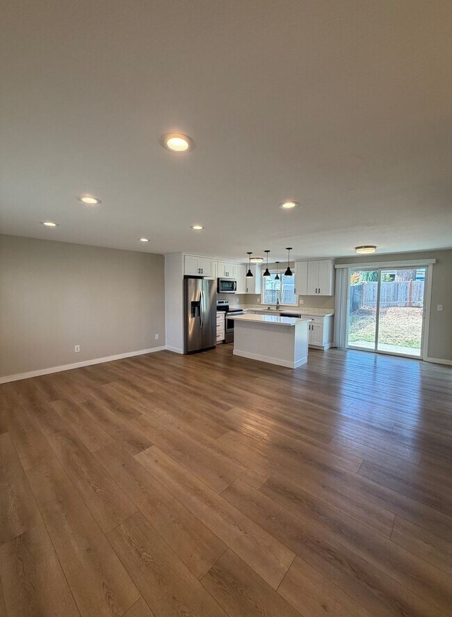 6518 Elliott Way Unit A