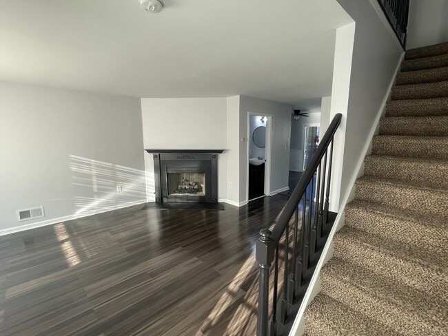 Photo - 104 Hudson Ct