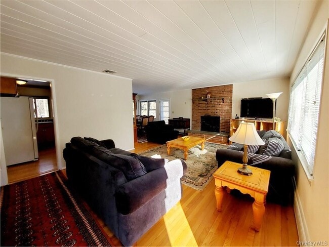 Photo - 215 Harriman Rd