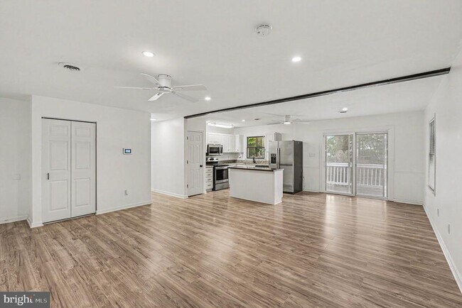 Photo - 78 Woodmount Dr