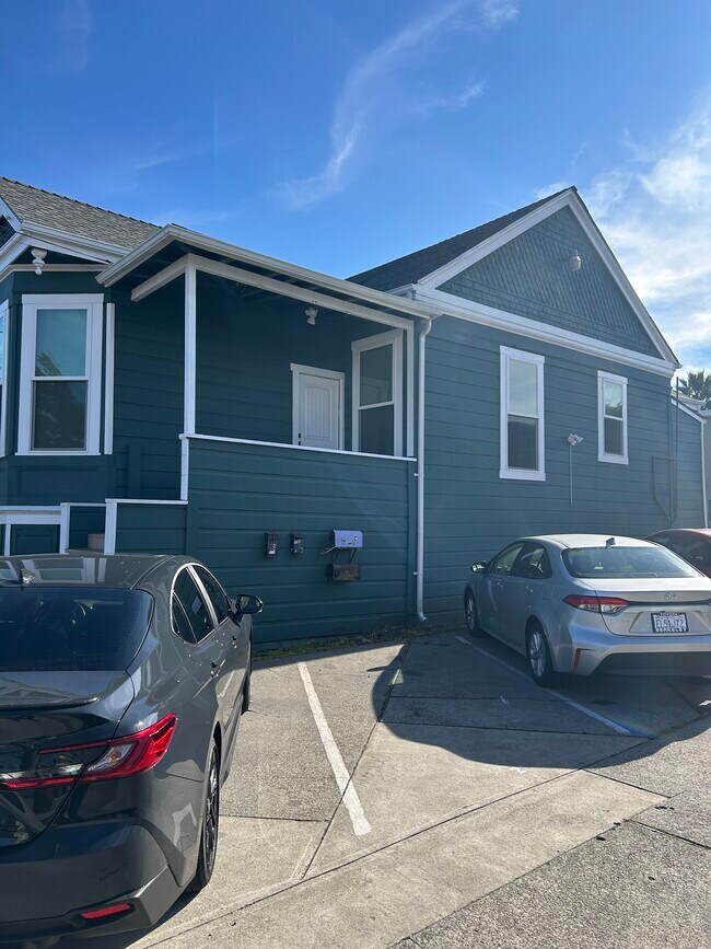 Photo - 1183 63rd St