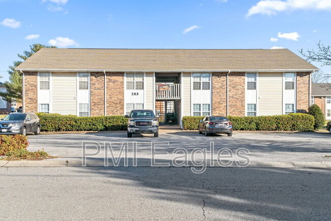 Building Photo - 263 White Oak Rd Unit B
