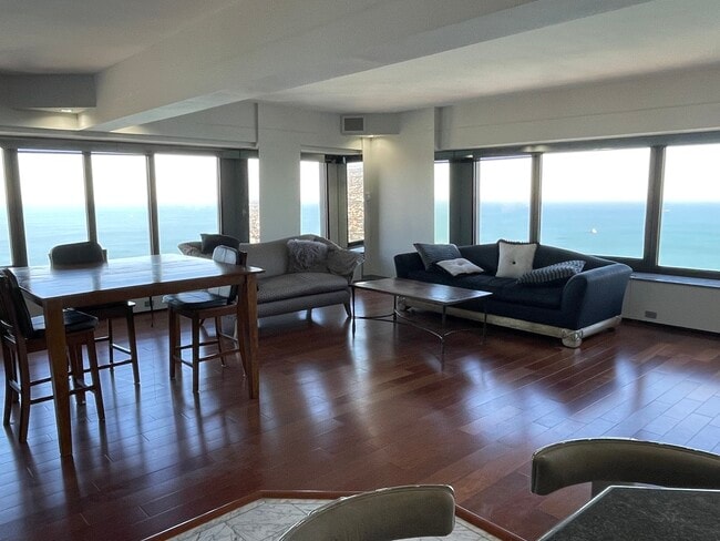 Photo - 175 E Delaware Pl