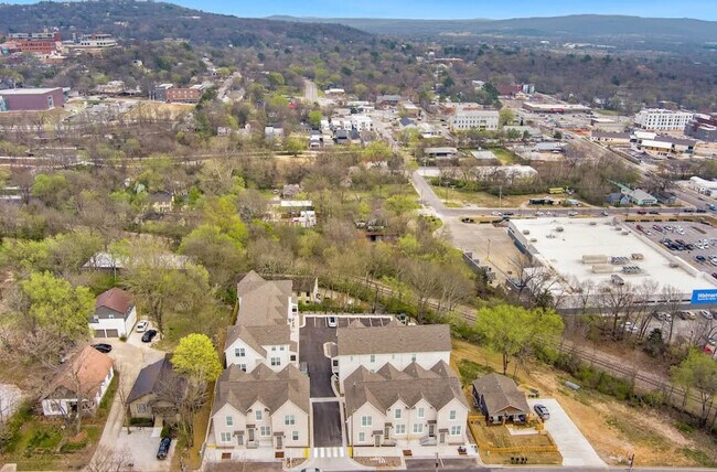 Photo - 372 S Hill Ave Unidad ID1221863P